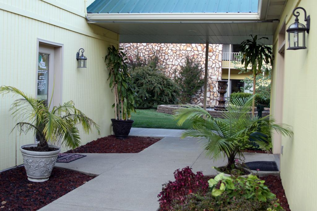 Hotel Golden Manor Inn&suites 2*