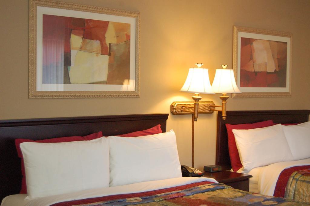 Golden Manor & 2*