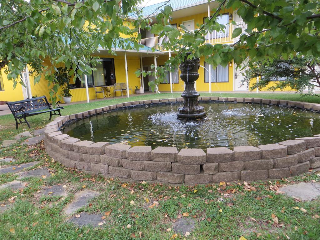 Golden Manor & Muldraugh